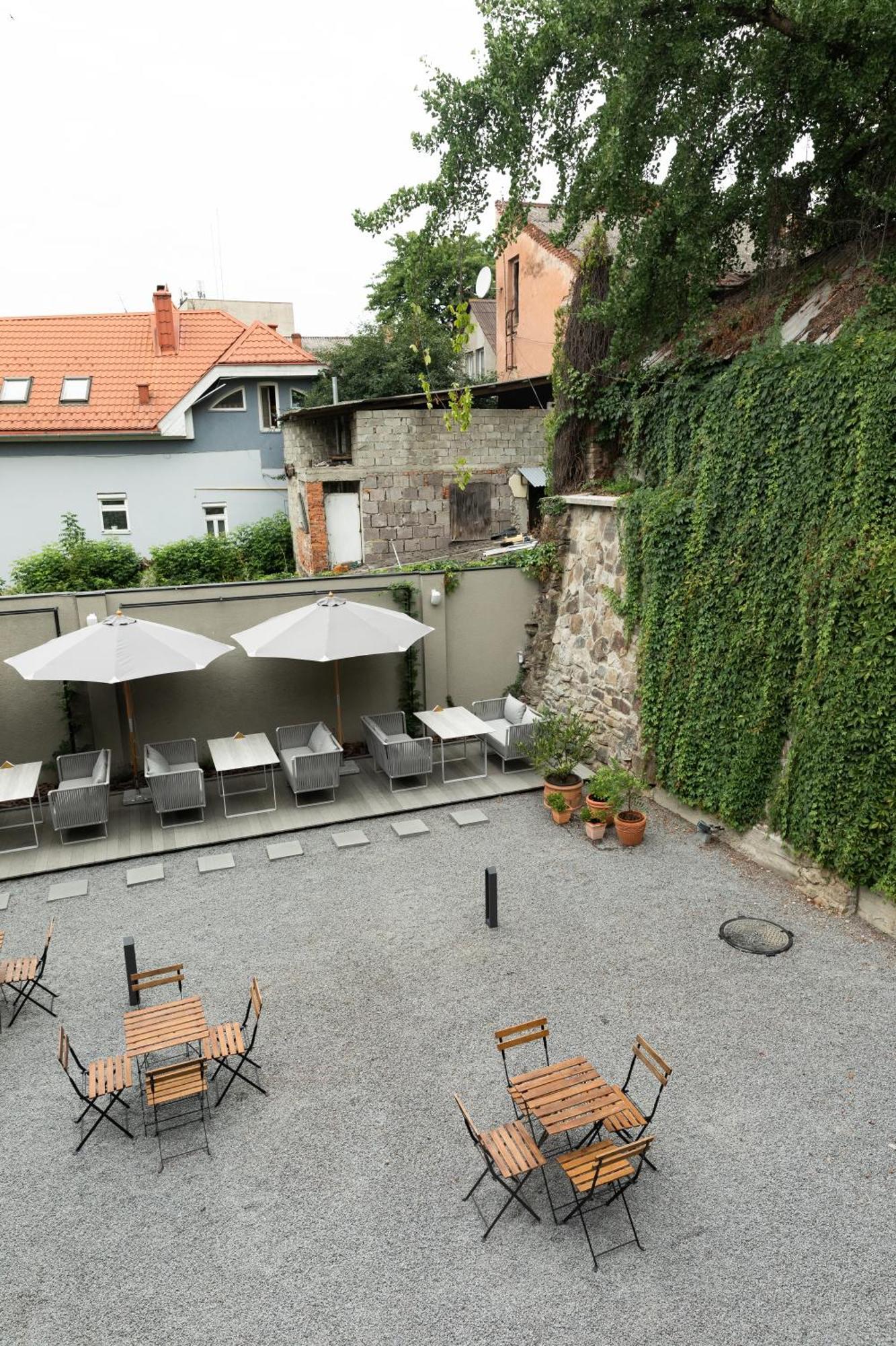 Hotel Laudon Ujhorod Exterior foto